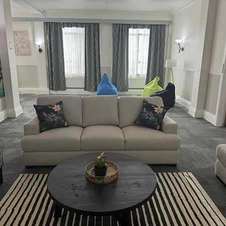 4 Large Bedroom Apartment In The City Hastings Bagian luar foto