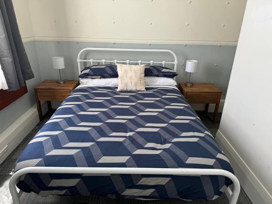 4 Large Bedroom Apartment In The City Hastings Bagian luar foto