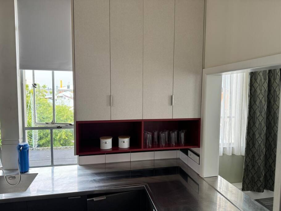 4 Large Bedroom Apartment In The City Hastings Bagian luar foto