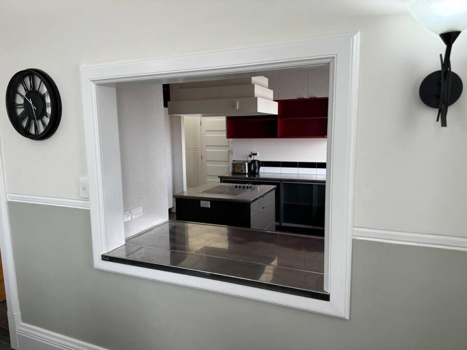 4 Large Bedroom Apartment In The City Hastings Bagian luar foto