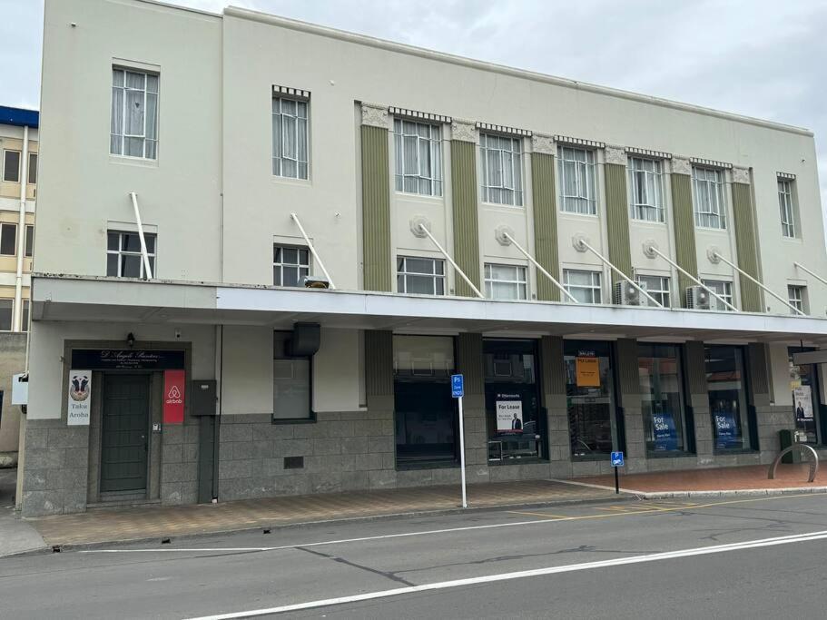 4 Large Bedroom Apartment In The City Hastings Bagian luar foto