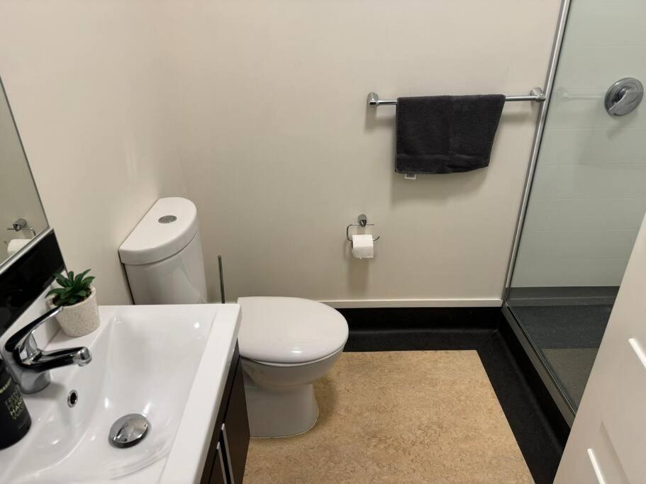 4 Large Bedroom Apartment In The City Hastings Bagian luar foto