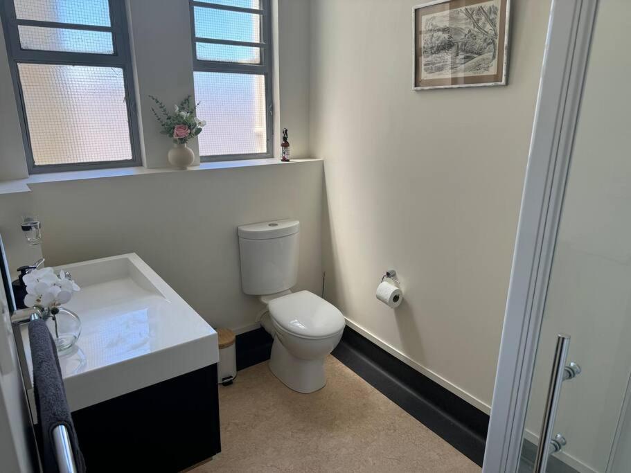 4 Large Bedroom Apartment In The City Hastings Bagian luar foto